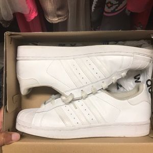 White Adidas Superstar ShellToe